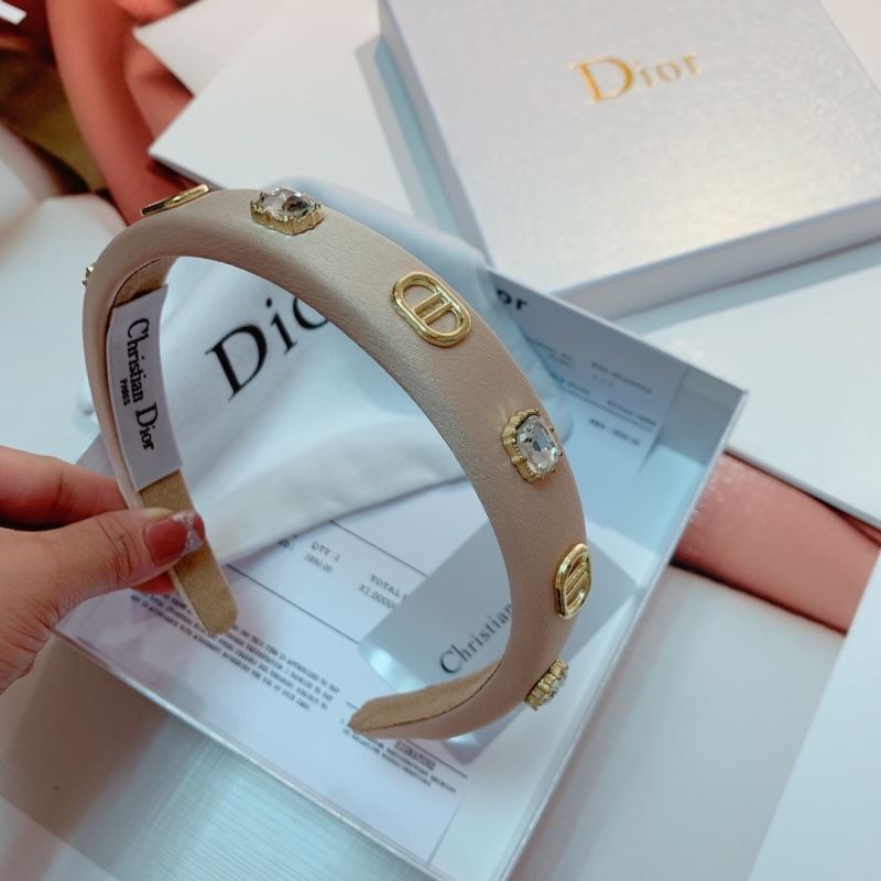 CHRISTIAN DIOR